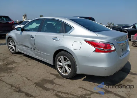2015 Nissan Altima 2.5 Sv z USA, uszkodzony, nr VIN 1N4AL3AP5FC182865